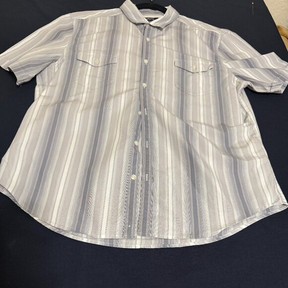 Claiborne Men's Short Sleeve 100% Cotton Button Down Gray Striped Shirt.  Size L - Picture 1 of 6